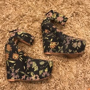 Floral Platforms